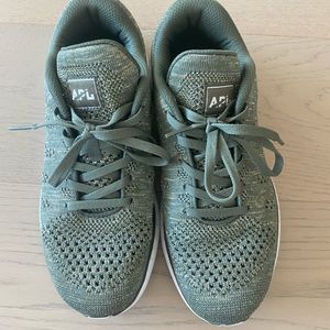 APL women’s tech loom pro